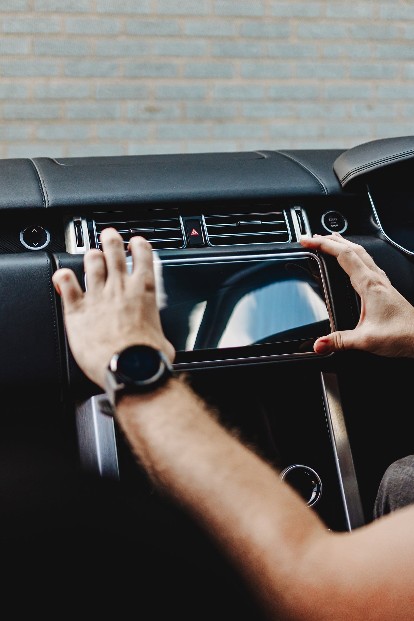 Range Rover (2018-2022) Screen Protector UK | Tempered Glass | CTSP